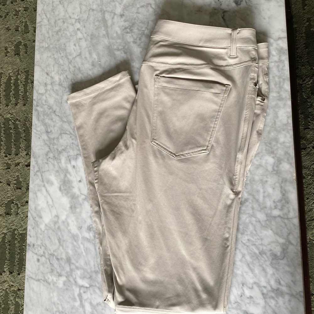 Men’s Lululemon 36 X 34 ABC pant